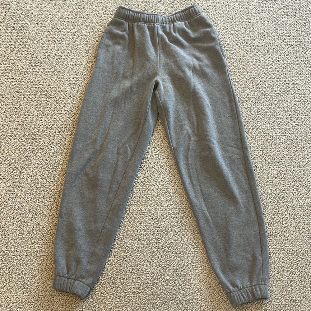 Wild Fable Woman’s light gray sweatpants. Size xxs